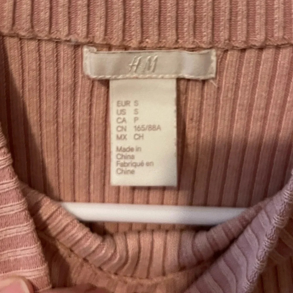 H&M Cropped Long Sleeve Turtleneck - Picture 2 of 5